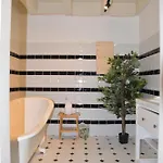 Maison Bonheur -parking- Piscine -espace De Jeux- Avec 6 Avec Sdb * Bourg-en-Bresse