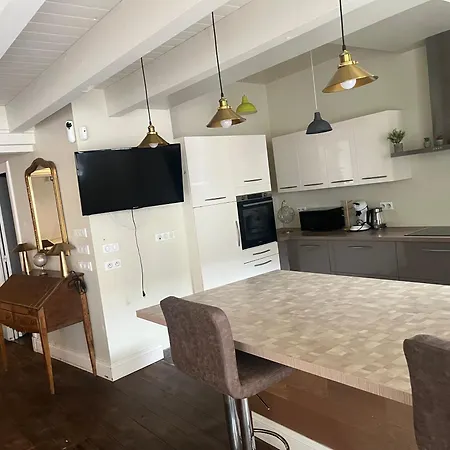 Pensión Maison Bonheur -parking- Piscine -espace De Jeux- Avec 6 Avec Sdb Bourg-en-Bresse