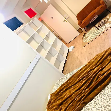 Pensión Maison Bonheur -parking- Piscine -espace De Jeux- Avec 6 Avec Sdb