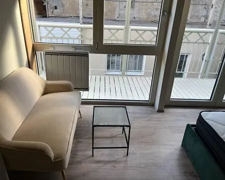 Pensión Maison Bonheur -parking- Piscine -espace De Jeux- Avec 6 Avec Sdb *