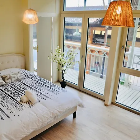 Guest house Maison Bonheur -parking- Piscine -espace De Jeux- Avec 6 Avec Sdb