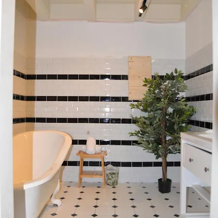 Maison Bonheur -parking- Piscine -espace De Jeux- Avec 6 Avec Sdb * Bourg-en-Bresse