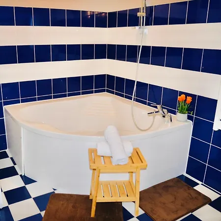 Maison Bonheur -parking- Piscine -espace De Jeux- Avec 6 Avec Sdb *